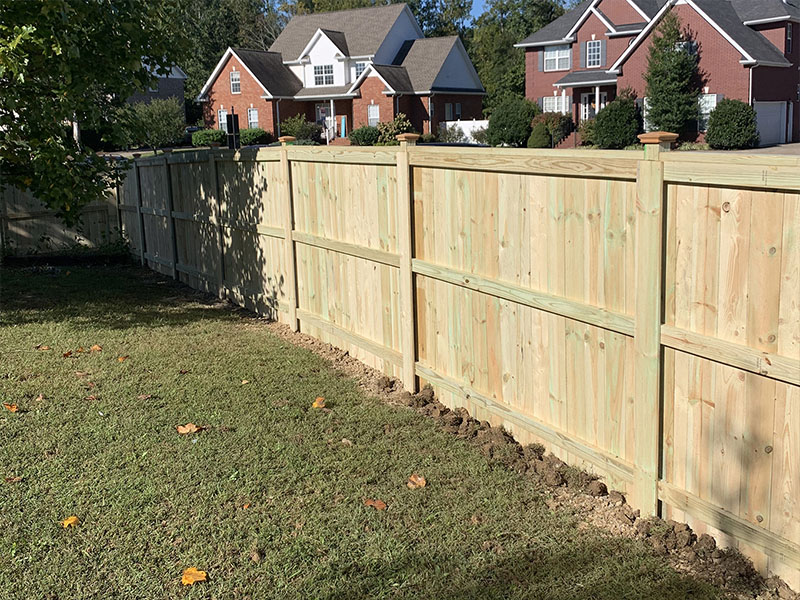Wood fence options in the Meridianville, Alabama area.