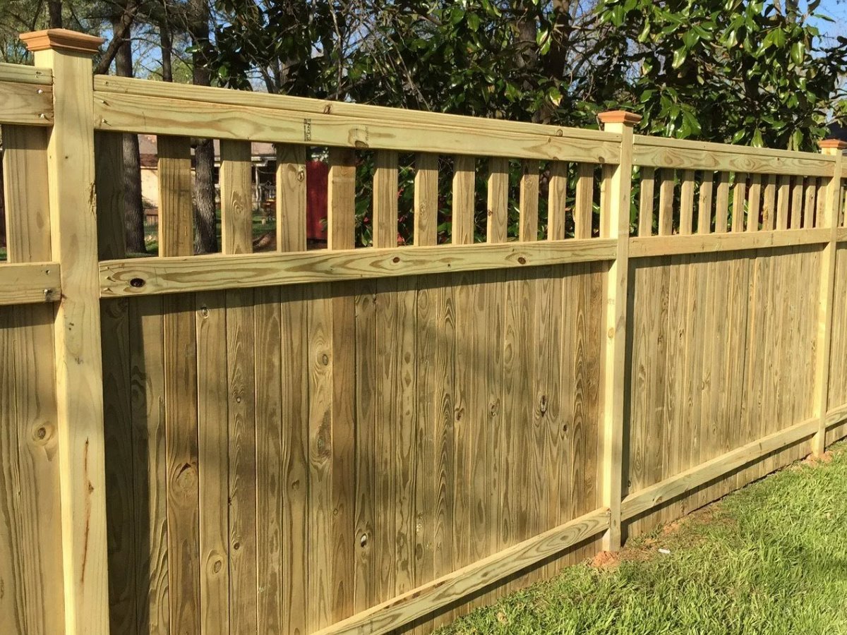 Wood fence styles that are popular in Owens Cross Roads AL