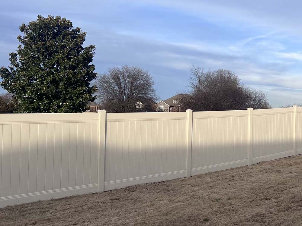 Photo of a Huntsville AL vinyl fence