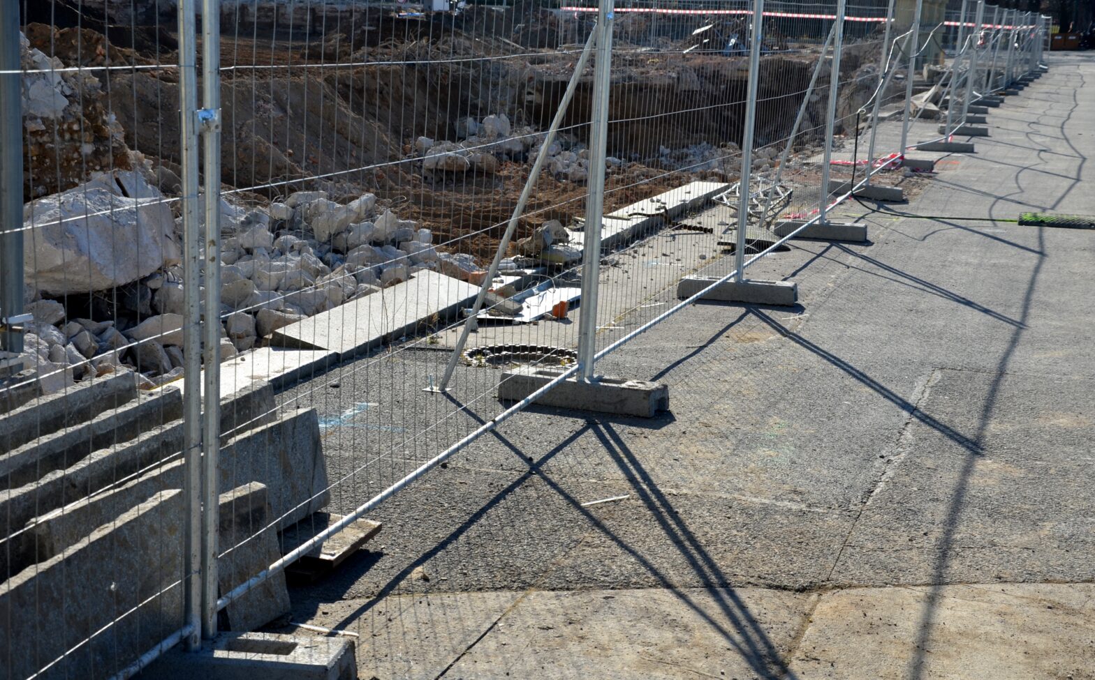Photo of temporary fencing from a Huntsville AL fencing contractor